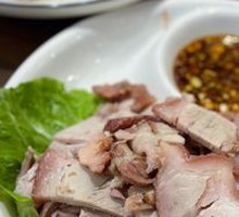 Garlic Pork Knuckle