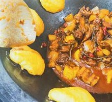 Stewed Goose in Iron Pot