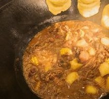 Black Claw Free-Range Chicken Pot