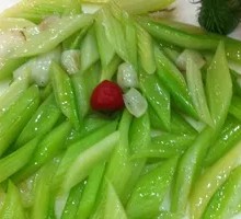 Celery and Lily Bulb Stir-fry