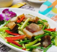 Stir-fried Garlic Shoots with Preserved Pork