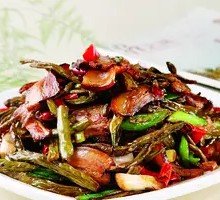 Preserved Meat Stir-fried with Mustard Greens