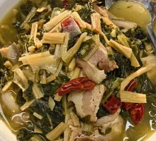 Long Pickled Cabbage Stewed with Preserved Pork