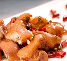 Pig Trotter with Soybeans and Rice