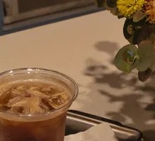 White Peach Sparkling Americano