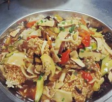 Fried Rice Noodles with Pork