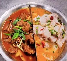 Pork Trotter and Fish Hot Pot with Pickled Cabbage