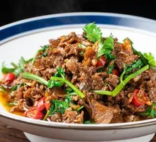 Stir-Fried Beef with Yellow Onion