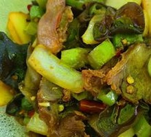 Stir-Fried Beef with Spicy Sauce