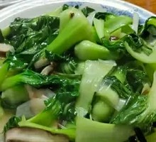 Mushroom and Baby Bok Choy Stir-fry