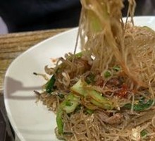 Stir-Fried Noodles with Shredded Pork