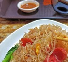 Stir-Fried Noodles with Shredded Meat