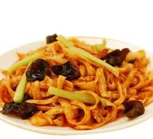 Egg and Pork Stir-fried Rice Noodles