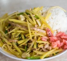 Pickled Vegetable and Pork Noodles