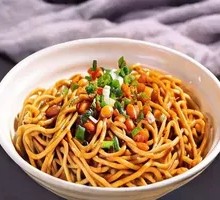 Beef Noodle Soup with Quick-Scalded Beef