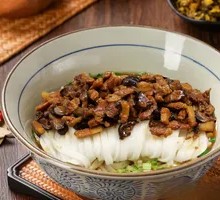 Old Mother's Braised Pork with Rice Noodles