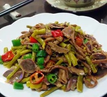 Sour Pickled Beans with Chicken Offal