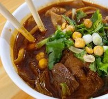 Family Feast Beef Noodle Soup