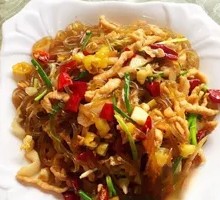 Pickled Vegetable and Taro Noodles with Pork Strips