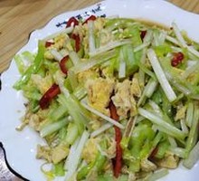 Stir-fried eggs with chives