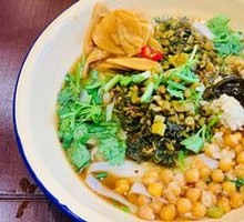 Pickled Mustard Greens with Pork and Rice Noodles