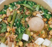 Pickled Vegetable and Pork Noodles