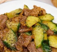 Cucumber and Beef Rice Bowl
