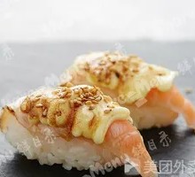 Grilled Salmon Rolls
