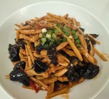 Fish-Flavored Potatoes with Pork Strips