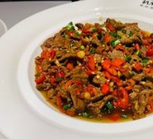 Stir-Fried Beef with Yellow Onion