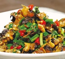 Stir-Fried Freshwater Snail Meat