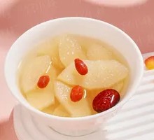 Braised Pear with Rock Sugar and Loquat