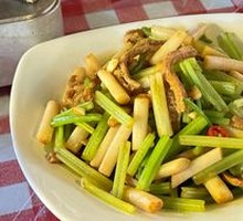 Lotus Stem Stir-Fried Beef Tripe