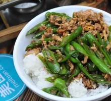 Stir-fried Pork with Green Pepper Rice Bowl