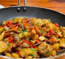 Spicy Pot-Steamed Chicken
