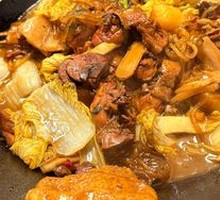 Stir-fried Free-range Chicken in Iron Pot