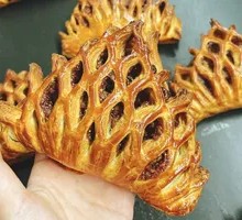 Cinnamon Fig Croissant