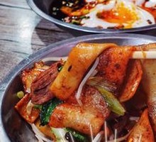 Beef and Bean Sprout Stir-fry with Tofu Noodles