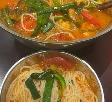 Beef Tallow Hot Pot Shrimp Dumpling Rice Noodles