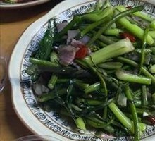 Preserved Pork with Mustard Greens