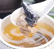 Clay Pot Chicken Soup with Goji Berries