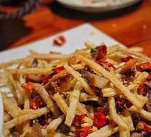 Dry-Fried Lotus Root Strips with Beef丝