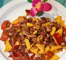 Crunchy Corn Chips Stir-Fried with Pork Cracklings
