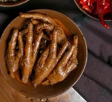 Spicy Braised Chicken Feet