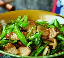 Tea Oil Stir-Fried Pork
