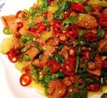 Stir-Fried Beef with Yellow Onion