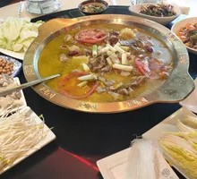 Red Broth Fresh Beef Hot Pot with Raw Beef