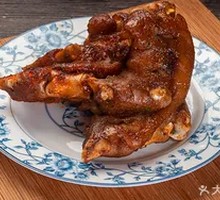 Charcoal-Grilled Spicy Pig Trotters