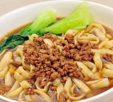 杂酱刀削面