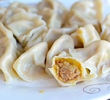Chinese cabbage and pork dumplings